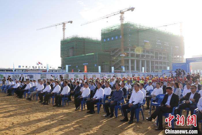 海南自由贸易港建设项目2022年度第一批集中开工活动三亚主会场。　王晓斌 摄