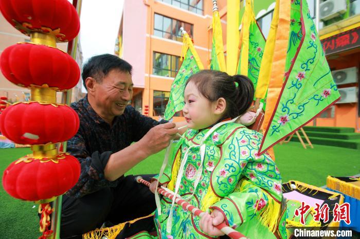 “潼关黄河古战船”进校园非遗文化沁润幼小心田