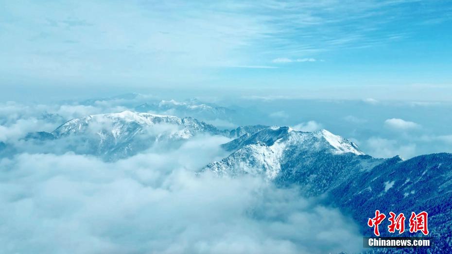 “积雪浮云端”  冬日秦岭宛若仙境