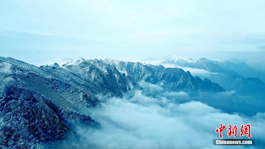 “积雪浮云端”  冬日秦岭宛若仙境